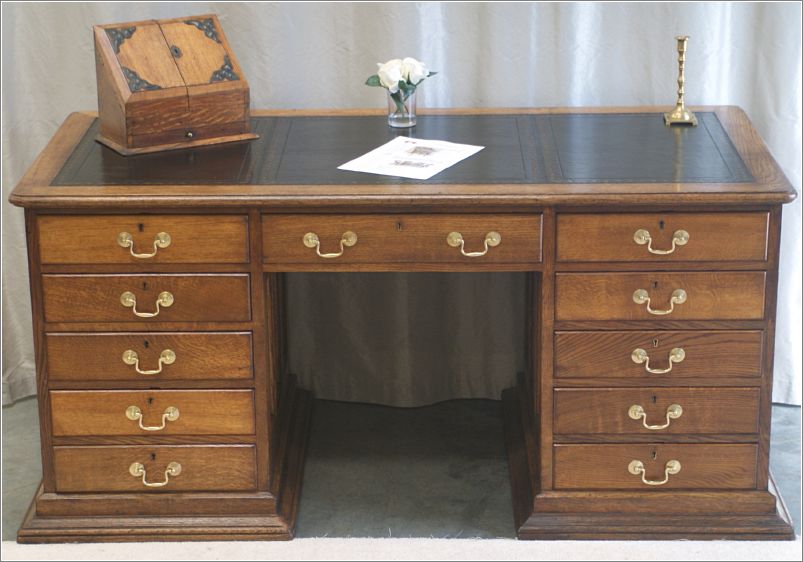 2075 Oak Eleven Drawer Pedestal Desk